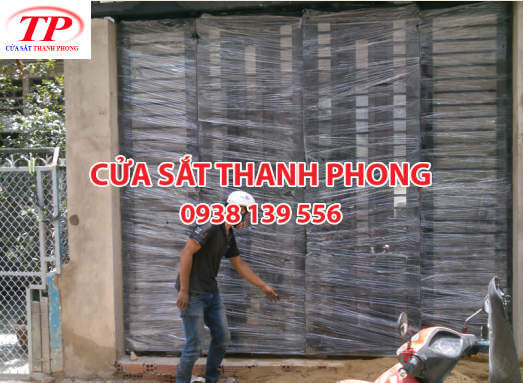 Cửa cổng sắt lắp đặt tại quận Tân Bình